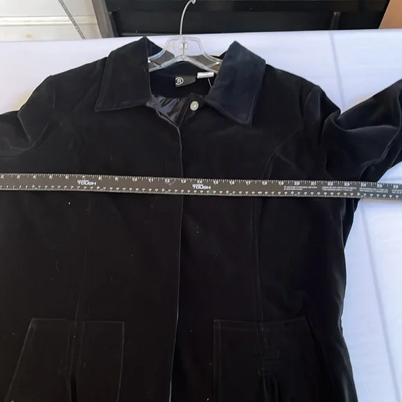 R Black size 14 black Velveteen jacket pink floral appliqué details lined - Picture 4 of 13